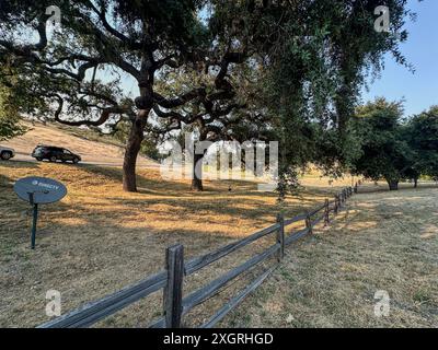 Santa Ynez, Kalifornien, USA. Juli 2024. Die Neverland Ranch wurde am 8. Juli 2024 vor dem Lake Fire gerettet. (Kreditbild: © Amy Katz/ZUMA Press Wire) NUR REDAKTIONELLE VERWENDUNG! Nicht für kommerzielle ZWECKE! Stockfoto