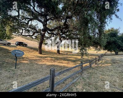 Santa Ynez, Kalifornien, USA. Juli 2024. Die Neverland Ranch wurde am 8. Juli 2024 vor dem Lake Fire gerettet. (Kreditbild: © Amy Katz/ZUMA Press Wire) NUR REDAKTIONELLE VERWENDUNG! Nicht für kommerzielle ZWECKE! Stockfoto