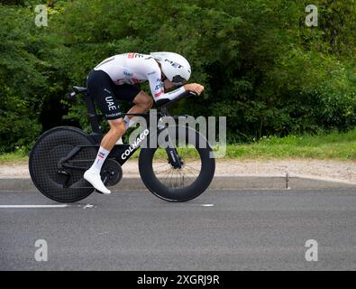 Juan Ayuso, Team Emirates der Vereinigten Arabischen Emirate, 2024 Tour de france Stage 7, Timetrial von Nuits-Saint-Georges nach Gevrey-Chambertin, Burgund, Frankreich. Stockfoto