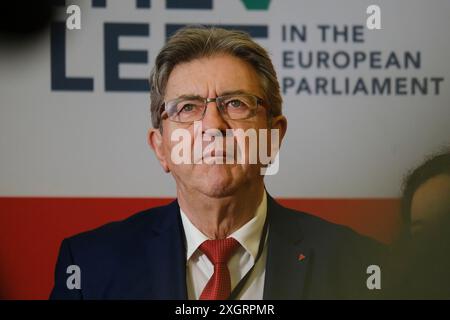 Brüssel, Belgien Juli 2024. Jean-Luc Melenchon, der Gründer der LFI-Partei La France Insoumise, hält am 10. Juli 2024 eine Pressekonferenz im Europäischen Parlament in Brüssel (Belgien). Credit: ALEXANDROS MICHAILIDIS/Alamy Live News Stockfoto