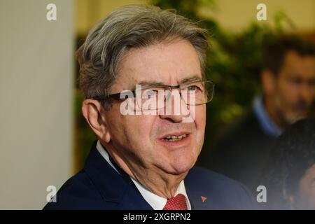Brüssel, Belgien Juli 2024. Jean-Luc Melenchon, der Gründer der LFI-Partei La France Insoumise, hält am 10. Juli 2024 eine Pressekonferenz im Europäischen Parlament in Brüssel (Belgien). Credit: ALEXANDROS MICHAILIDIS/Alamy Live News Stockfoto