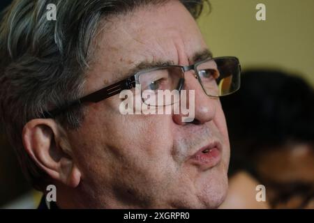 Brüssel, Belgien Juli 2024. Jean-Luc Melenchon, der Gründer der LFI-Partei La France Insoumise, hält am 10. Juli 2024 eine Pressekonferenz im Europäischen Parlament in Brüssel (Belgien). Credit: ALEXANDROS MICHAILIDIS/Alamy Live News Stockfoto