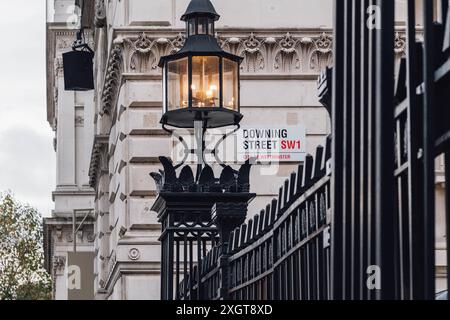 Downing Street-Schild Nr. 10 am Eingang Stockfoto