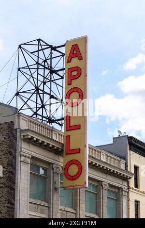 Das legendäre Apollo Theatre Sign in Harlem New York City Stockfoto