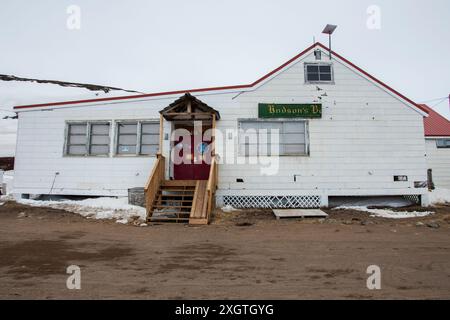 Gebäude der Old Hudson's Bay Company an der William MacKenzie Lane in Apex, Nunavut, Kanada Stockfoto