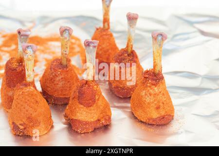 Rohe Lutscher Hähnchenschenkel Stockfoto