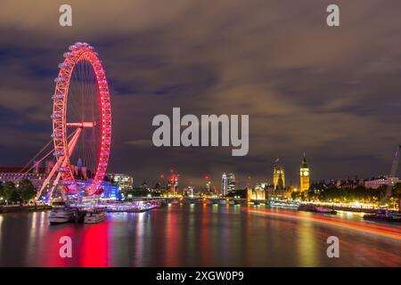 London, Vereinigtes Königreich - 13. Juli 2016: London Eye and Big Ben at Night Stockfoto