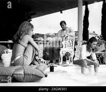 SHARON TATE MARTIN MILNER und PATTY DUKE in VALLEY OF THE DOLLS 1967 MARKIEREN ROBSON Roman Jacqueline Susann Drehbuch Helen Deutsch und Dorothy Kingsley Musik John Williams Kleider Travilla Red Lion / Twentieth Century Fox Stockfoto