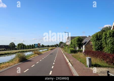 Der Groeneweg heute in Rotterdam war früher Teil des Dorfes Zevenhuizen Zuidplas Stockfoto