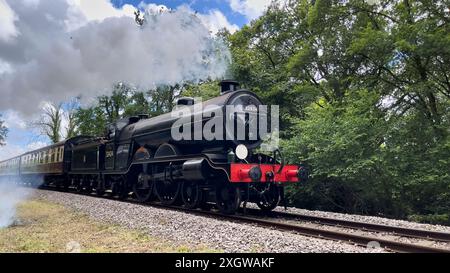 LBSCR Atlantic Class H2 „Beachy Head“ auf einer Strecke an der Blubell Railway Stockfoto