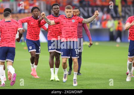 Dortmund, Deutschland. Juli 2024. DORTMUND, DEUTSCHLAND - 10. JULI: Kieran Trippier aus England wärmt sich beim Halbfinale der UEFA EURO 2024 zwischen den Niederlanden und England im BVB Stadion Dortmund am 10. Juli 2024 in Dortmund auf. (Foto: Peter Lous/BSR Agency) Credit: BSR Agency/Alamy Live News Stockfoto