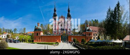 21 04 23; Panorama Marienheiligtum Swieolipska Basilika der Besichtigung der Heiligen Jungfrau Maria - das Dorf Swieta Lipka in Ermland und Ma Stockfoto