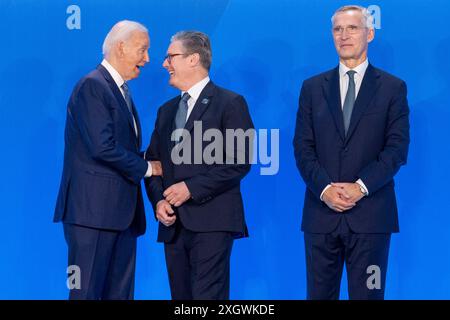 Washington DC, USA 20240710. NATO-Generalsekretär Jens Stoltenberg, US-Präsident Joe Biden und der britische Premierminister Keir Starmer auf einem Familienfoto beim NATO-Gipfel in Washington. Foto: Javad Parsa / NTB Stockfoto