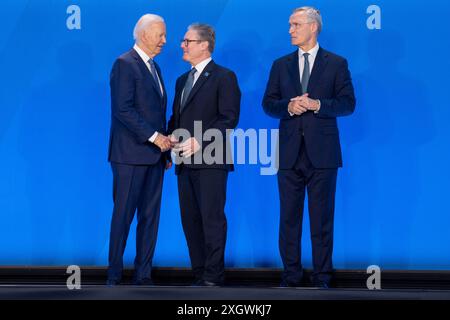Washington DC, USA 20240710. NATO-Generalsekretär Jens Stoltenberg, US-Präsident Joe Biden und der britische Premierminister Keir Starmer auf einem Familienfoto beim NATO-Gipfel in Washington. Foto: Javad Parsa / NTB Stockfoto