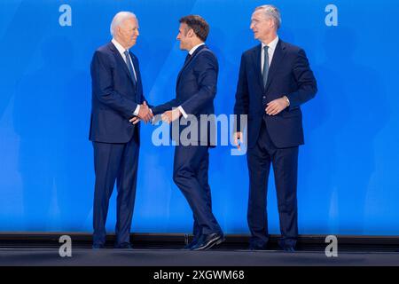 Washington DC, USA 20240710. NATO-Generalsekretär Jens Stoltenberg, US-Präsident Joe Biden und französischer Präsident Emmanuel Macron während eines Gruppenfotos auf dem NATO-Gipfel in Washington. Foto: Javad Parsa / NTB Stockfoto