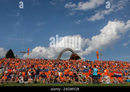 Spielberg, Österreich. Juni 2024. Formel 1 Quatar Airlines großer Preis von Österreich am Red Bull Ring, Österreich. Im Bild: Atmosphäre des Rundgangs © Piotr Zajac/Alamy Live News Stockfoto