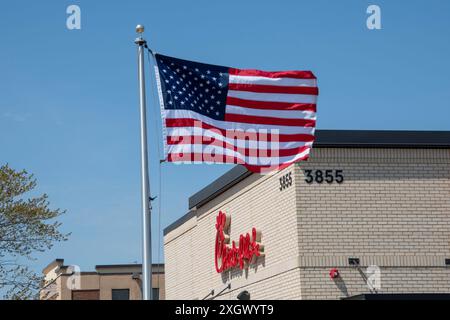 Shoreview, Minnesota. Chick-Fil-A.. Chick-Fil-A ist eine amerikanische Fast-Food-Restaurantkette, die sich auf Hühnchen-Sandwiches spezialisiert hat. Stockfoto