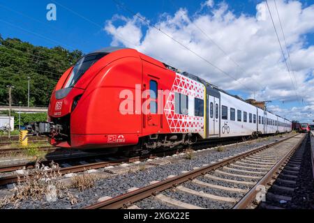 DB Regio Alstom Coradia Continental Zug am Hauptbahnhof Koblenz Stockfoto