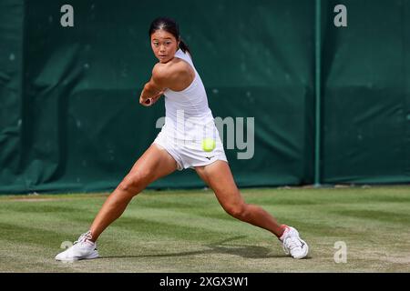 London, Großbritannien. Juli 2024. WAKANA SONOBE (JPN) kehrt mit Rückhand während der Meisterschaft Wimbledon zurück. (Kreditbild: © Mathias Schulz/ZUMA Press Wire) NUR REDAKTIONELLE VERWENDUNG! Nicht für kommerzielle ZWECKE! Stockfoto