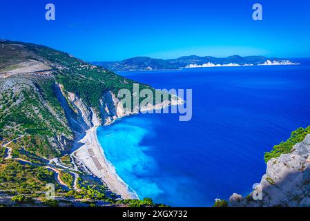 Kefalonia, Griechenland: Paralia Myrtos, einer der schönsten Strände der Insel, griechische Inseln. Reiseziel Europa Stockfoto