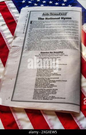 Ausgabe vom 4. Juli , America the Beautiful Hymn, New York Post, NYC, USA Stockfoto