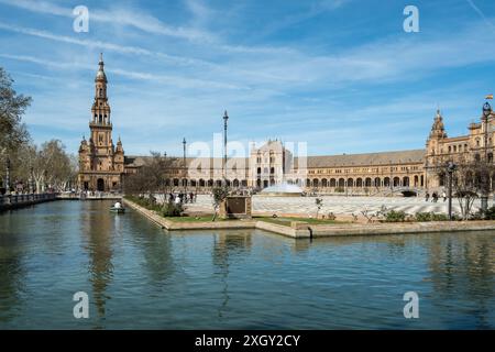 Detail der Plaza de España, ein architektonisches Ensemble im Park María Luisa in der Stadt Sevilla (Andalusien, Spanien). Stockfoto