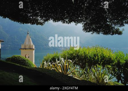 Glockentürme in der Villa del Balbianello, Überreste der Kirche eines Franziskanerklosters, Standort der Villa am Comer See, Italien. Stockfoto