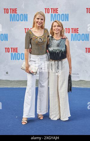 Tanja Buelter und Tina Ruland - Kinopremiere von ZUM MOND im Zoo Palast in Berlin am 10.07.2024. Kinopremiere - ZUM MOND *** Tanja Buelter und Tina Ruland Filmpremiere von TO THE MOND im Zoo Palast in Berlin am 10 07 2024 Filmpremiere ZUM MOND Stockfoto