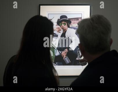 Die Eröffnung der Henry Diltz Fotoausstellung „Legends Through the Lens“ in Sotheby's New Bond St London UK Stockfoto