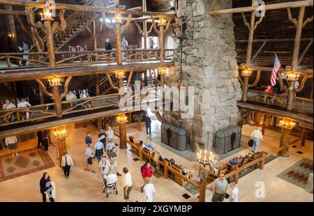 Das Old Faithful Inn Interior Parkhaus im Yellowstone Naitonal Park Stockfoto