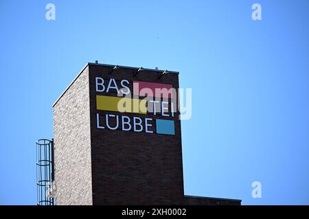 Köln, Deutschland. Juli 2024. Das Logo des Verlags Bastei Lübbe ist am Firmensitz zu sehen. Quelle: Federico Gambarini/dpa/Alamy Live News Stockfoto