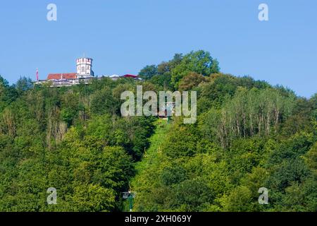 Sessellift Burgseilbahn zum Berg und Restaurant Berggaststätte Hausberg Bad Lauterberg im Harz Niedersachsen, Niedersachsen Deutschland Stockfoto