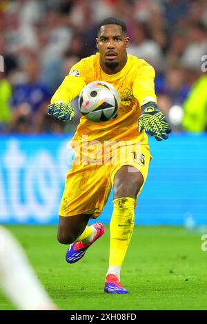 München, Deutschland. Juli 2024. Der französische Torhüter Mike Maignan während des Fußballspiels der Euro 2024 zwischen Spanien und Frankreich in der Münchener Fußballarena, München, Deutschland - Dienstag, den 09. juli 2024. Sport - Fußball . (Foto: Spada/LaPresse) Credit: LaPresse/Alamy Live News Stockfoto