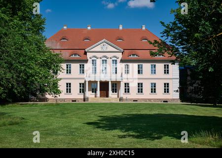 Schloss Criewen im Lenne-Park, Nationalpark Unteres Odertal, Criewen, Uckermark, Brandenburg, Deutschland, Europa Stockfoto