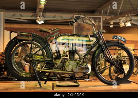 Beaulieu, Brockenhurst, England. 30. Juni 2024. National Motor Museum, Beaulieu. Ein Triumph 4 PS 550 ccm Motorrad c1914. Stockfoto