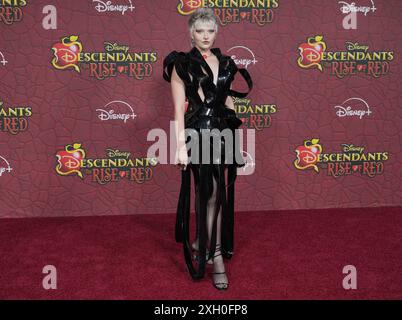 Los Angeles, USA. Juli 2024. Mars kommt bei den NACHKOMMEN VON Disney an: THE RISE OF RED World Premiere am Mittwoch in den Walt Disney Studios, ? Juli 2024. (Foto: Sthanlee B. Mirador/SIPA USA) Credit: SIPA USA/Alamy Live News Stockfoto