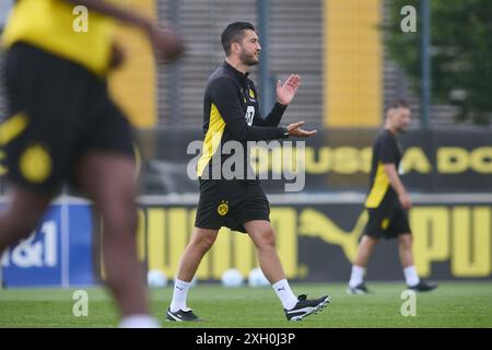 Dortmund, Deutschland. Dortmund, Deutschland. Juli 2024. Fußball: Bundesliga, erste medienoffene Trainingsveranstaltung Borussia Dortmund. Coach Nuri Sahin leitet die Trainingseinheit. Credit: Bernd Thissen/dpa/Alamy Live News Credit: dpa Picture Alliance/Alamy Live News Stockfoto