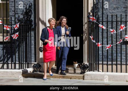 London, Großbritannien. Juli 2024. Innenministerin Yvette Cooper verlässt Downing Street 10. Sie kommt an Larry the Cat vorbei. Quelle: Karl Black/Alamy Live News Stockfoto