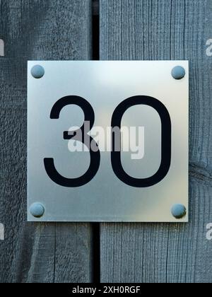 Hausnummernschild, Nummer 30, Ziffer, Jubiläum, Geburtstag, Nordrhein-Westfalen, Deutschland Stockfoto