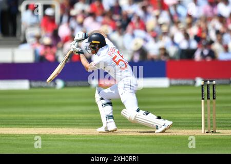 London, England. Juli 2024. Ben Stokes schlägt am zweiten Tag des Rothesay First Men’s Test zwischen England und Westindien auf dem Lord’s Cricket Ground. Kyle Andrews/Alamy Live News. Stockfoto