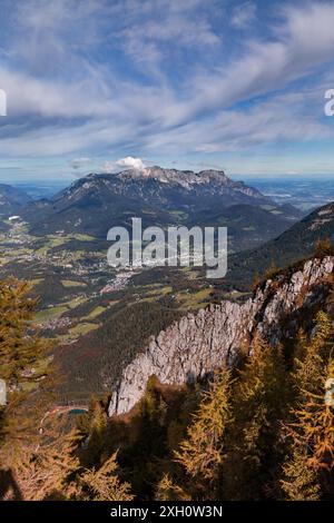 Blick auf Berchtesgaden und Untersberg vom Gipfel des Jenner im Berchtesgadener Land, Bayern, Deutschland. Blick auf Berchtesgaden und Untersberg von Stockfoto
