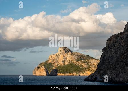 Insel es Colomer aus Cala Boquer, Pollenca, Mallorca, Spanien Stockfoto