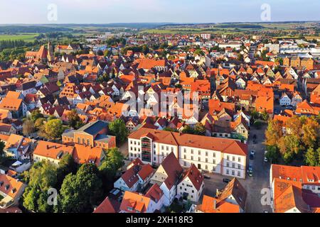 Die Weissenburg aus der Vogelperspektive bei schönem Wetter Stockfoto