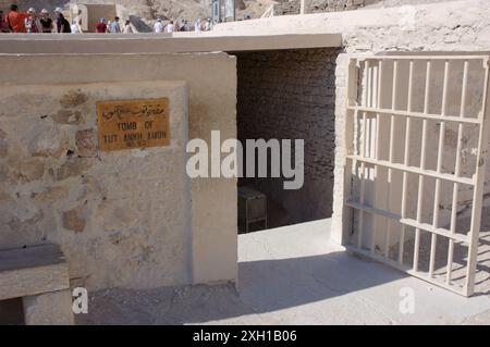 Eintritt zum KV62, dem Grab von Tutanchamun, Tal der Könige in der Nähe von Luxor, Ägypten Stockfoto