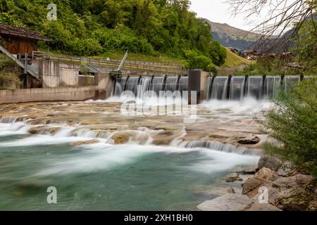Kleines Wehr auf der Passer bei St. Martino, Passeiertal, Südtirol Stockfoto