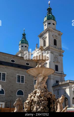 Brunnen vor dem Dom in Salzburg, Österreich Stockfoto