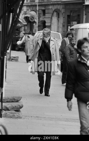 Porträt des französischen Schauspielers Yves Montand. Paris, Place Dauphine, April 1985. Stockfoto