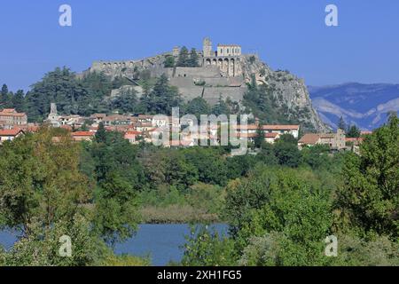 Frankreich, Alpes-de-Haute-Provence, Sisteron, am Ufer der Zitadelle Durance Stockfoto