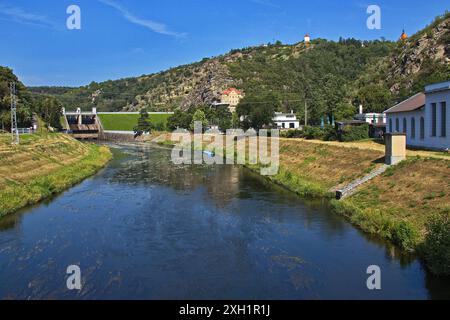 Blick auf den Fluss Thaya (Dyje) in Znojmo, südmährische Region, Tschechische Republik, Europa Stockfoto