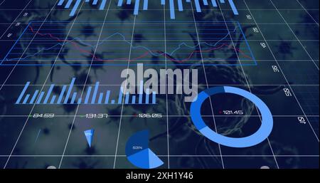 Bild der statistischen Datenverarbeitung über covid-19-Zellen, die vor grauem Hintergrund schweben. COVID-19-Pandemie und Business Data Technology-Konzept Stockfoto